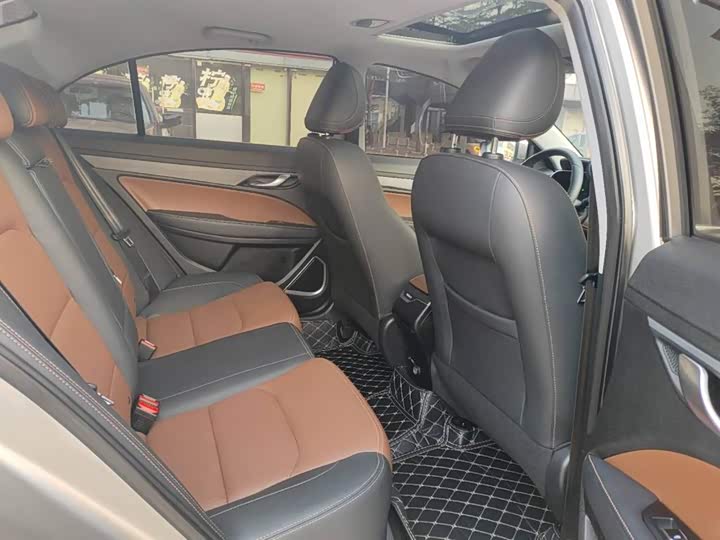 Фото 5 - Geely Emgrand