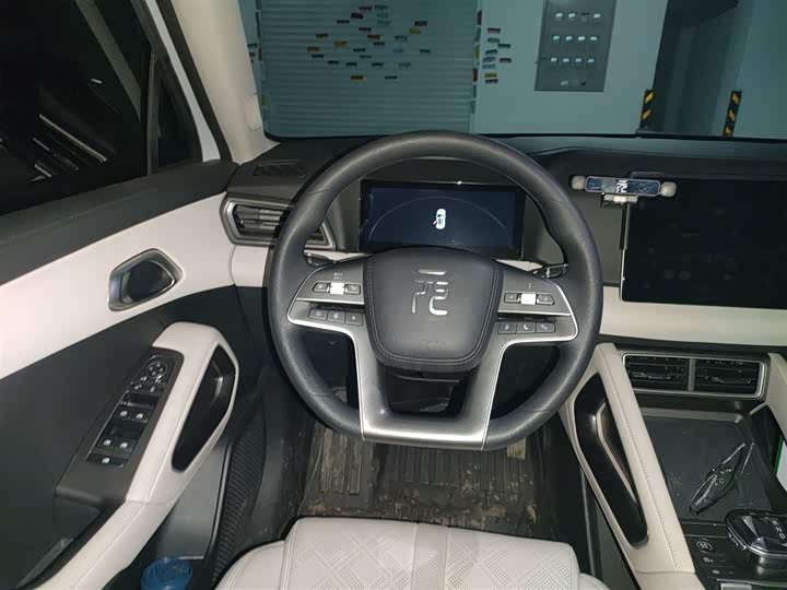 Фото 3 - BYD Yuan Up