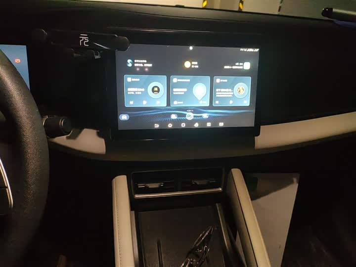 Фото 6 - BYD Yuan Up