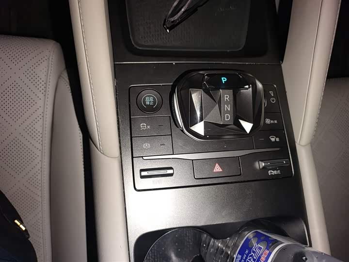 Фото 7 - BYD Yuan Up