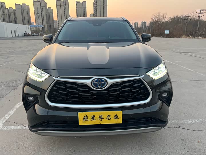 Фото 2 - Toyota Highlander