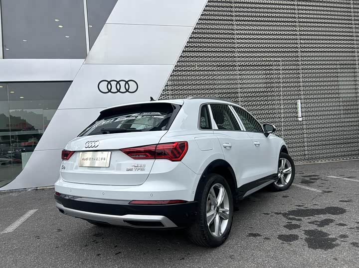 Фото 4 - Audi Q3