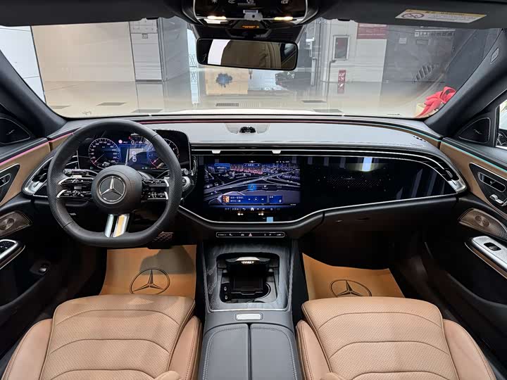 Фото 5 - Mercedes-Benz E-Class