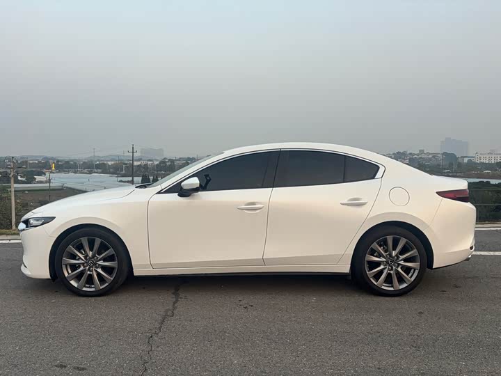 Фото 3 - Mazda 3 (Axela)