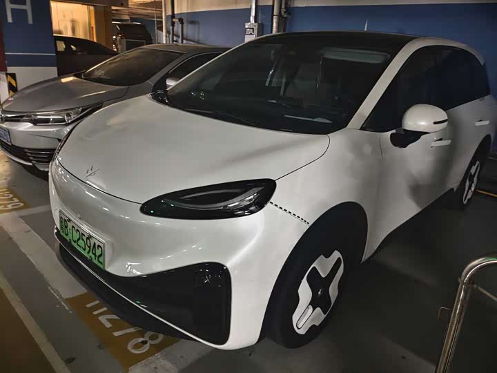 Фото 1 - BAIC Arcfox Kaola