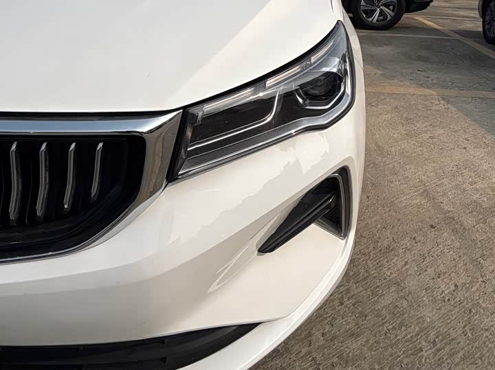 Фото 5 - Geely Emgrand