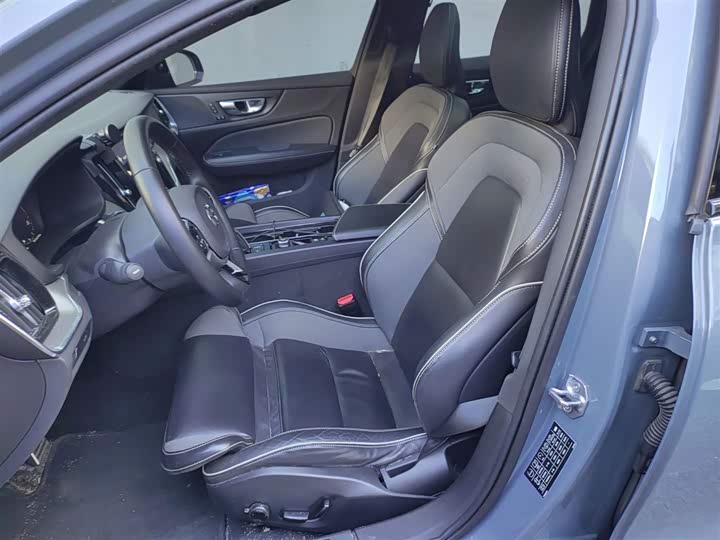 Фото 8 - Volvo V60