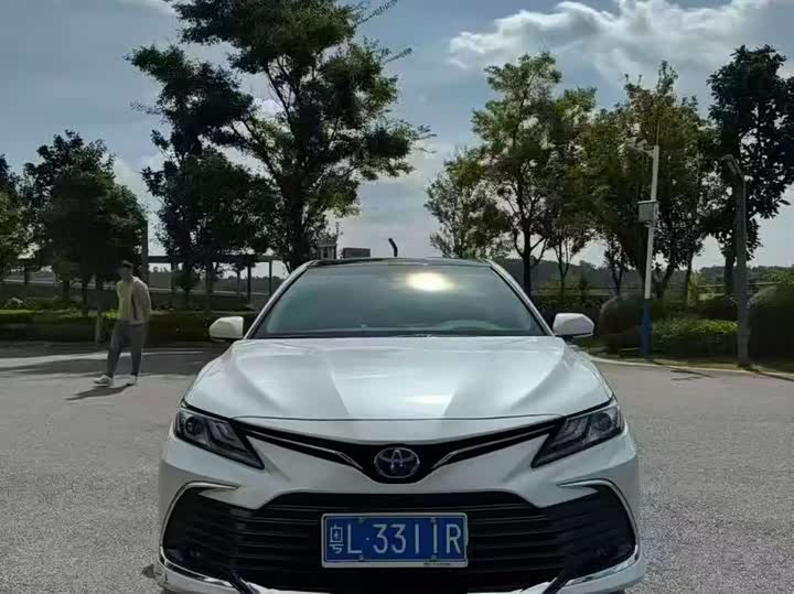 Фото 9 - Toyota Camry