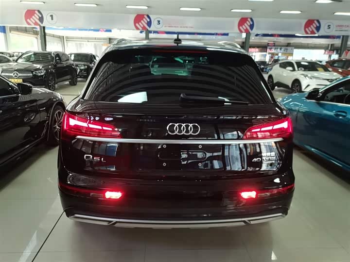 Фото 6 - Audi Q5L