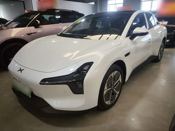 Фото 1 - XPeng Mona M03