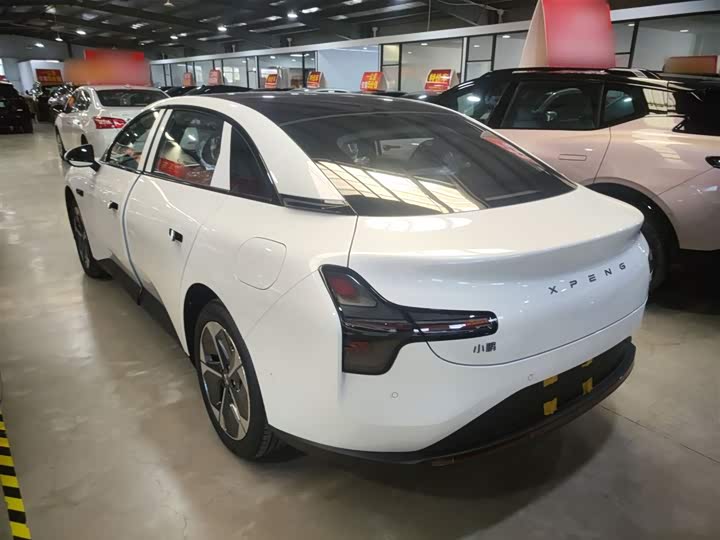 Фото 5 - XPeng Mona M03