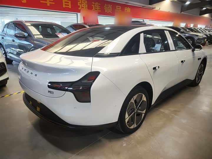 Фото 7 - XPeng Mona M03