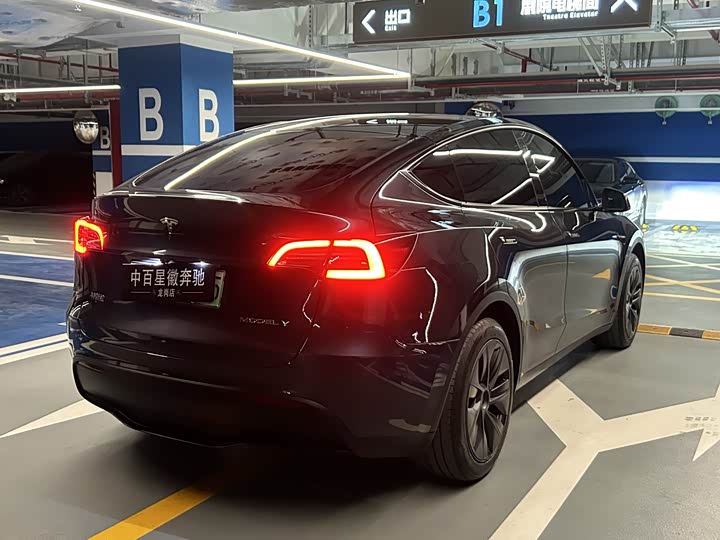 Фото 9 - Tesla Model Y