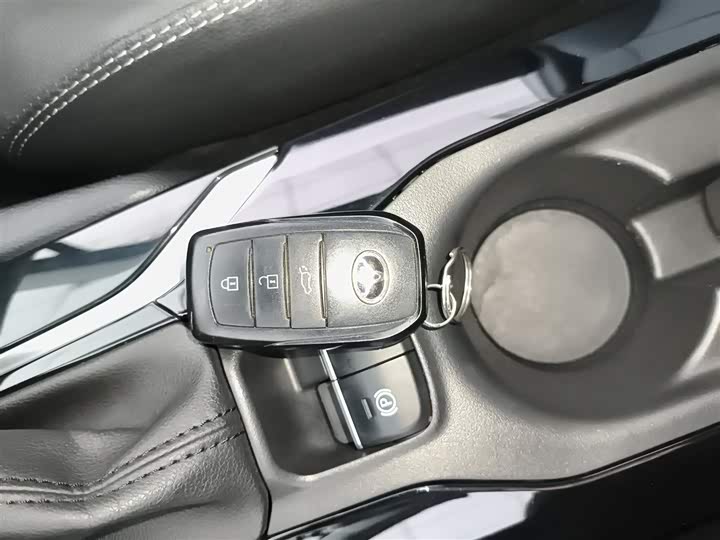 Фото 9 - Toyota Corolla Cross