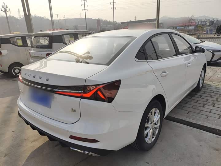 Фото 7 - Roewe i5