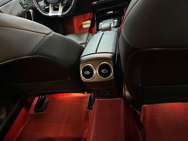 Фото 9 - Mercedes-Benz A-Class AMG