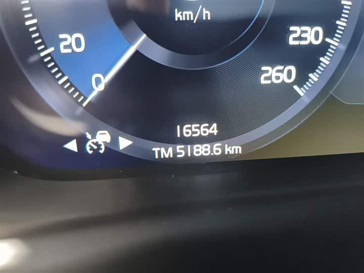 Фото 5 - Volvo XC40