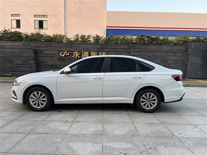 Фото 9 - Volkswagen Lavida