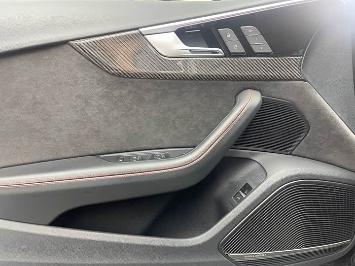 Фото 7 - Audi RS 4