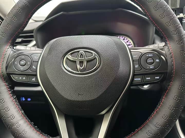 Фото 9 - Toyota Wildlander