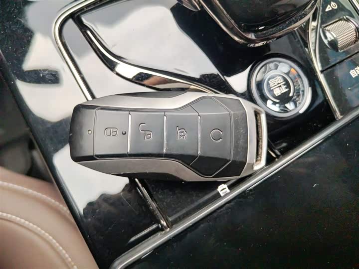 Фото 9 - BYD Han