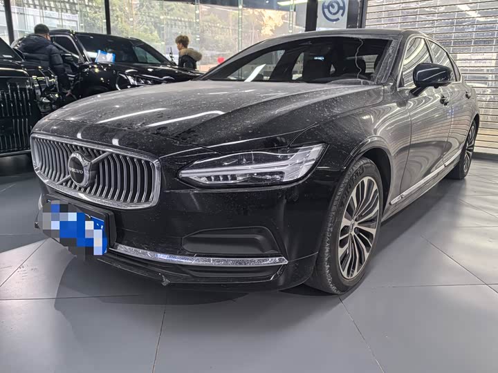 Фото 1 - Volvo S90