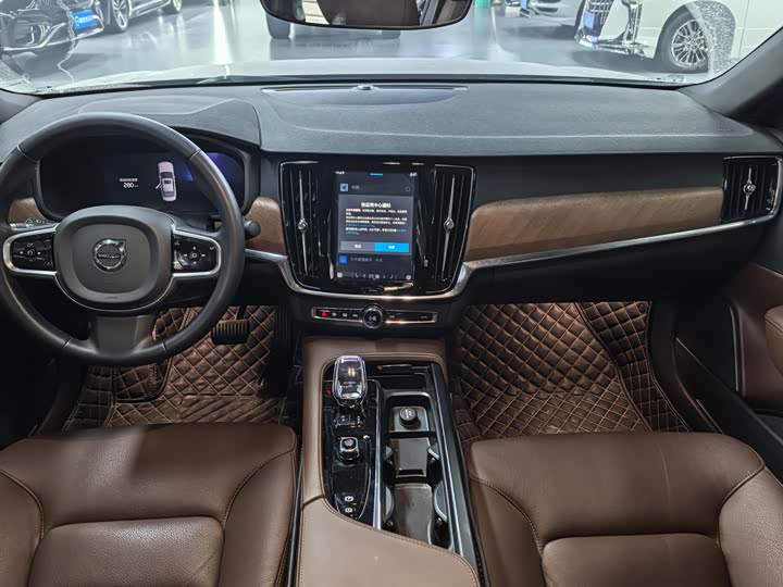 Фото 4 - Volvo S90