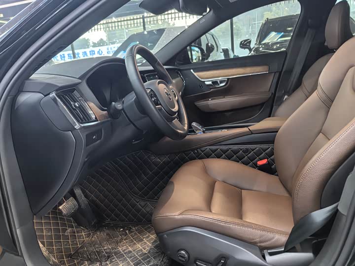 Фото 5 - Volvo S90