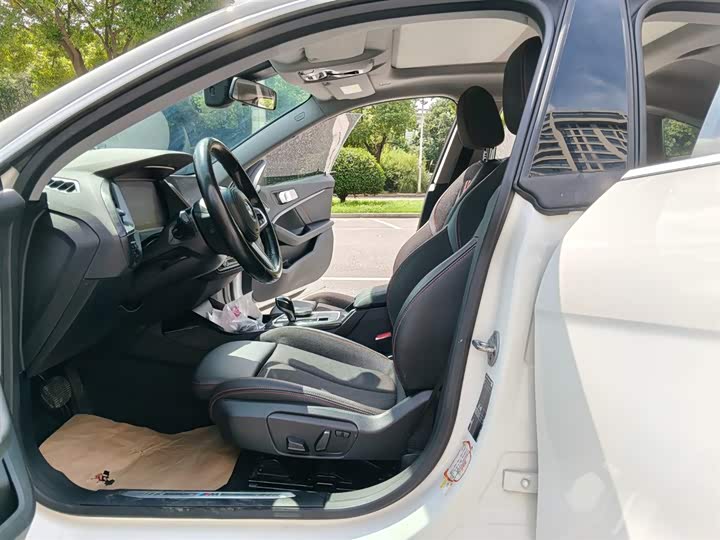 Фото 9 - BMW 2 Series