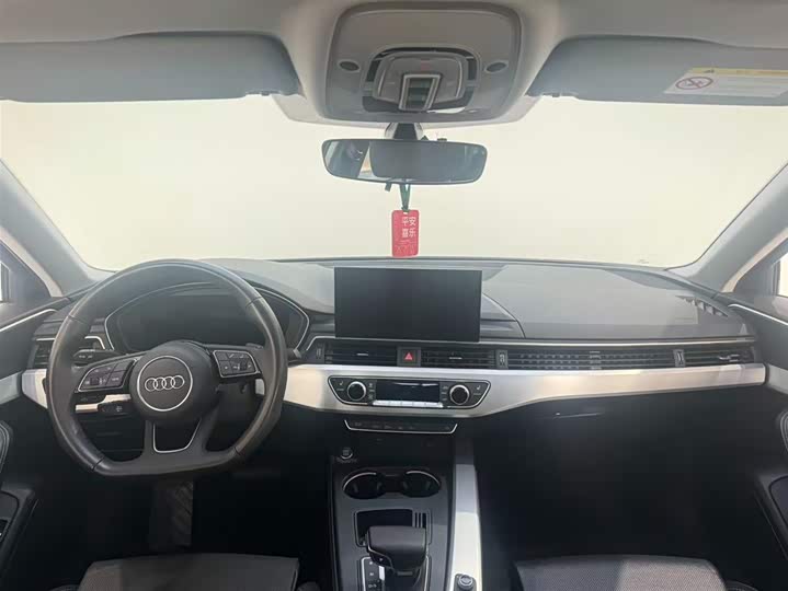 Фото 7 - Audi A4L