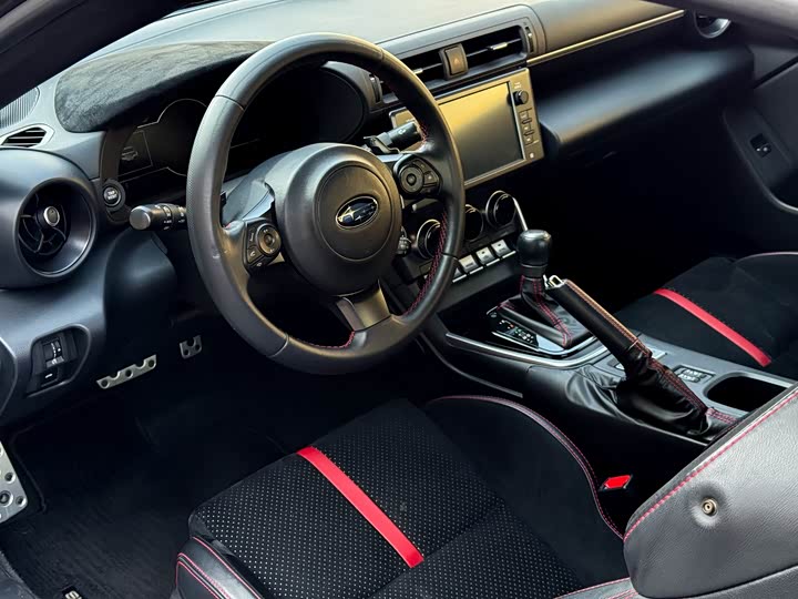 Фото 8 - Subaru BRZ