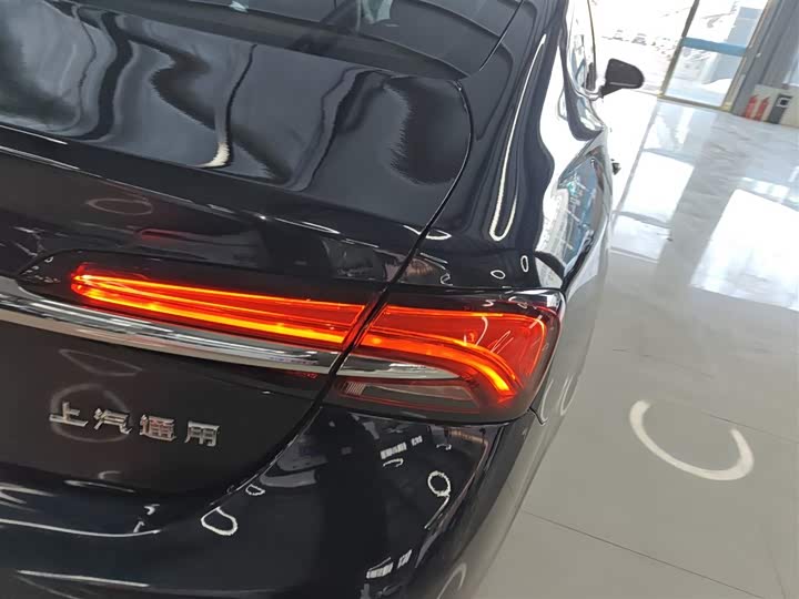 Фото 8 - Buick LaCrosse