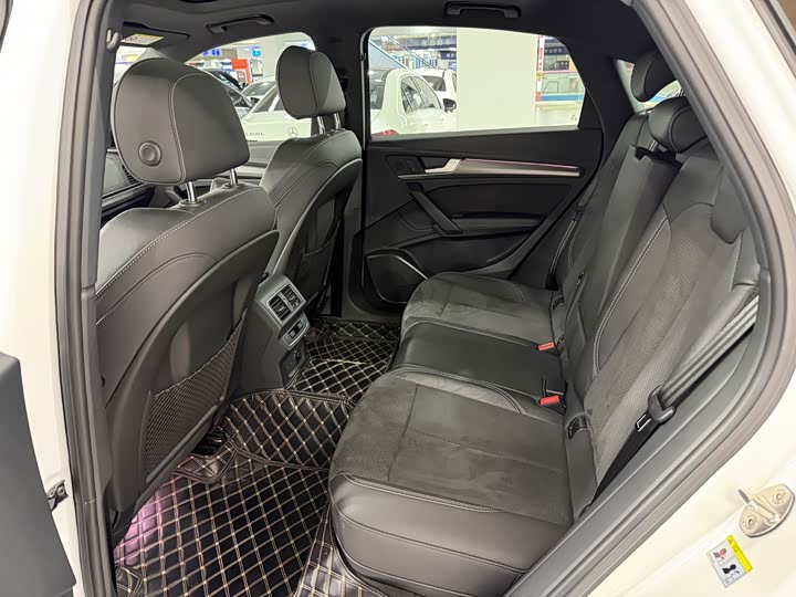 Фото 9 - Audi Q5L Sportback