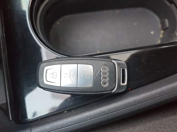 Фото 9 - Audi Q4 e-tron