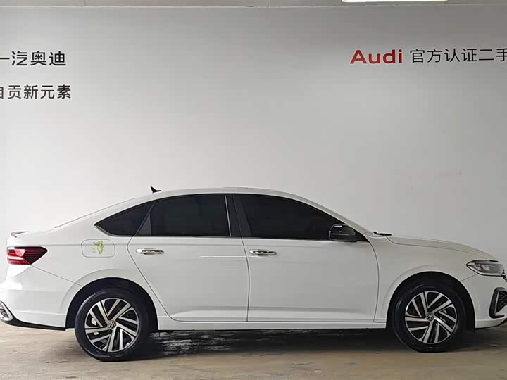 Фото 2 - Volkswagen Lavida