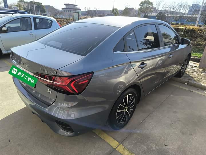 Фото 7 - Roewe i5