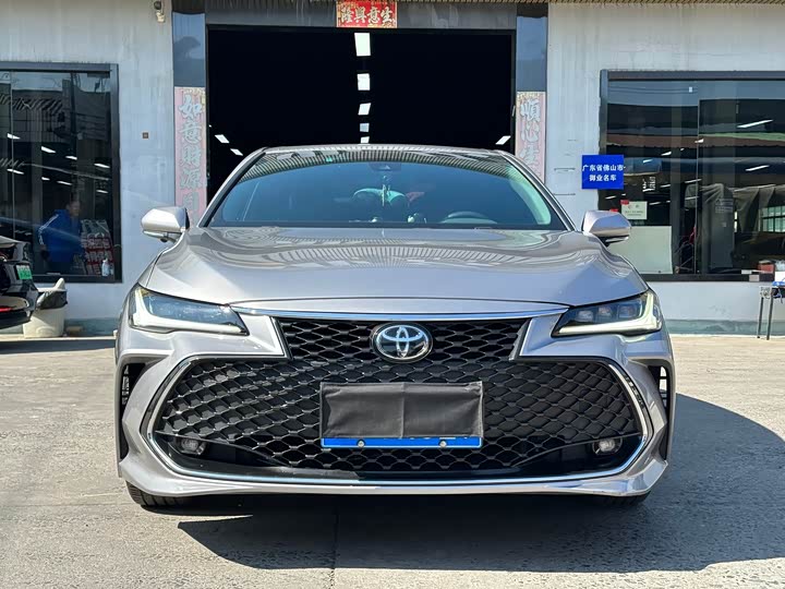 Фото 2 - Toyota Avalon