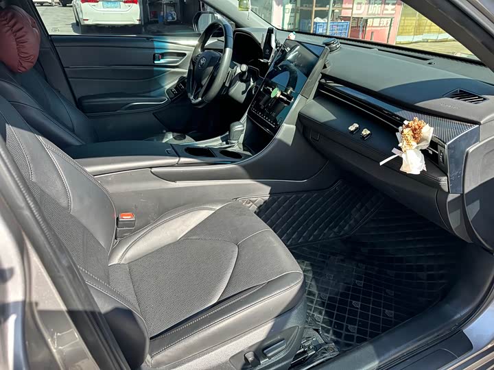 Фото 6 - Toyota Avalon