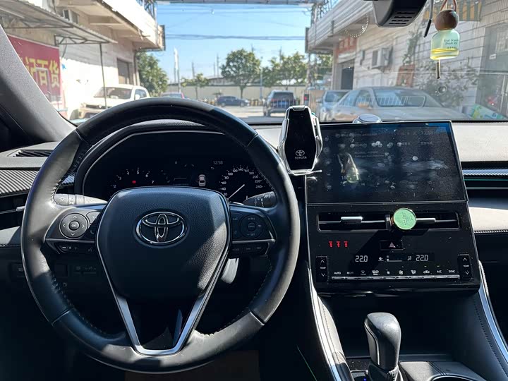 Фото 9 - Toyota Avalon