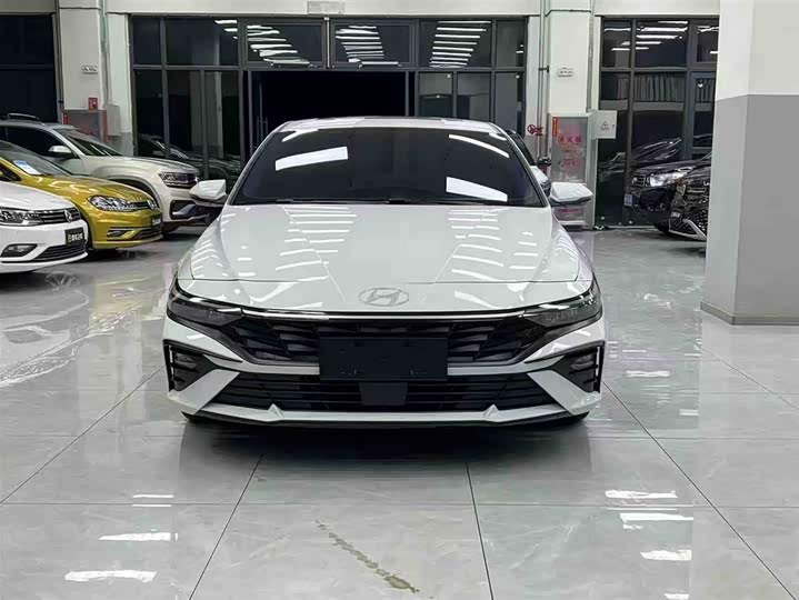 Фото 2 - Hyundai Elantra N line