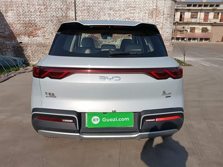 Фото 6 - BYD Yuan Up