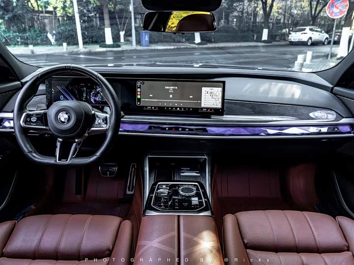 Фото 4 - BMW 7 Series
