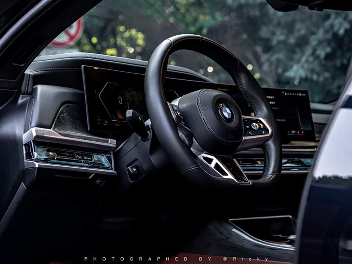 Фото 5 - BMW 7 Series
