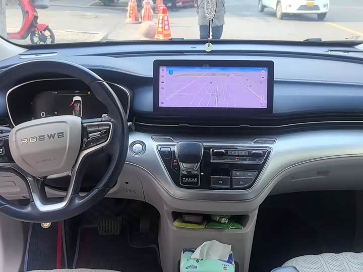 Фото 5 - Roewe iMax 8