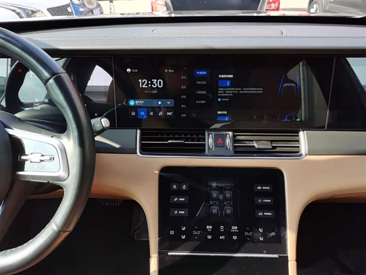 Фото 5 - LiXiang One