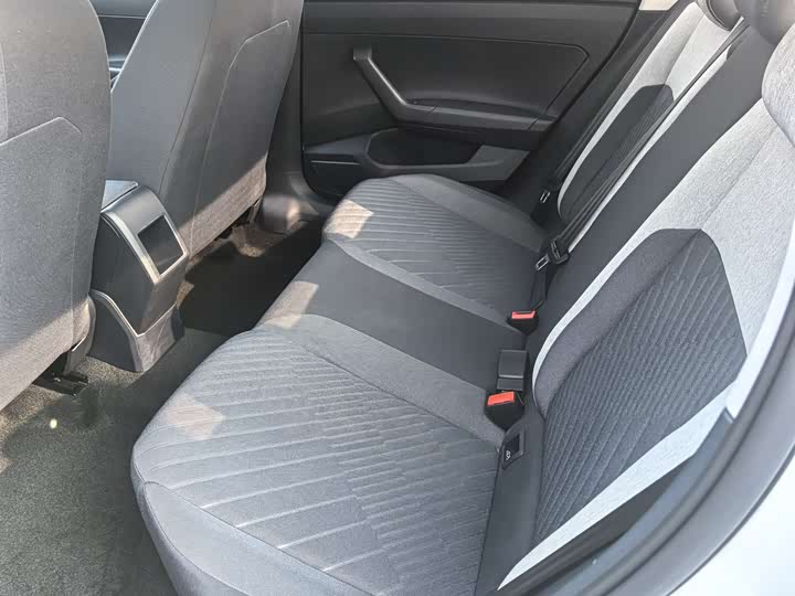 Фото 6 - Volkswagen Lavida