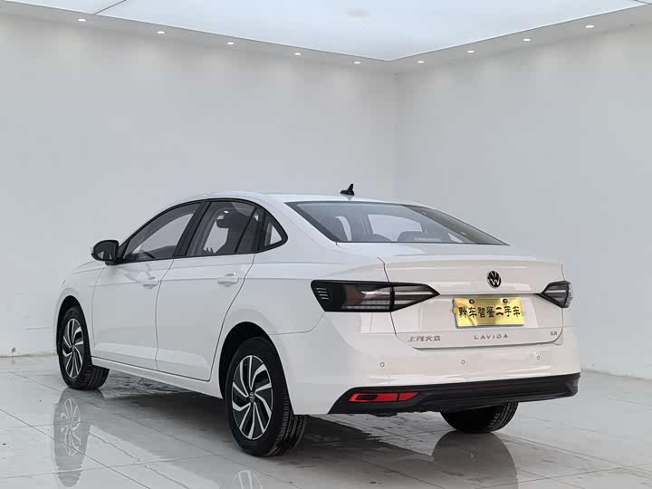 Фото 4 - Volkswagen Lavida