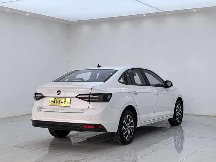 Фото 6 - Volkswagen Lavida