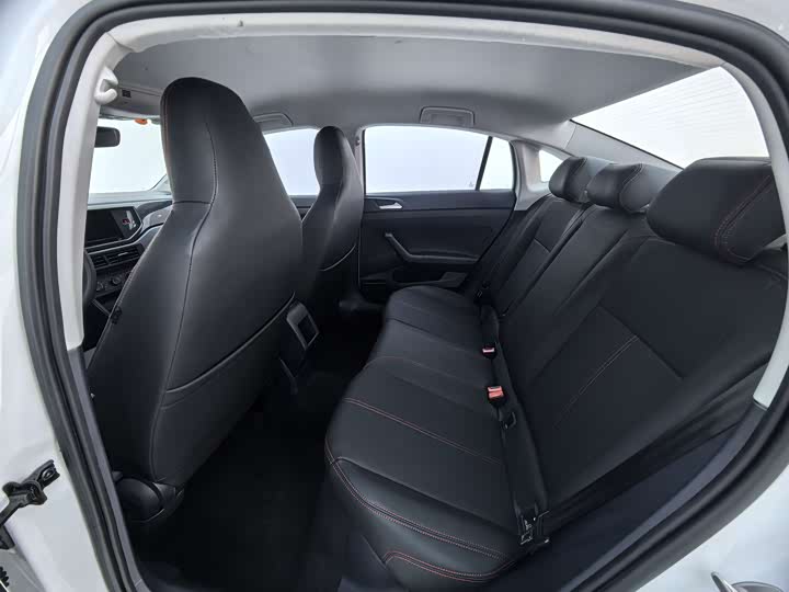 Фото 9 - Volkswagen Lavida