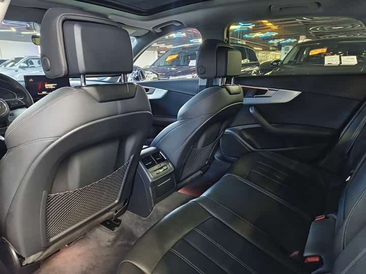 Фото 7 - Audi A4L